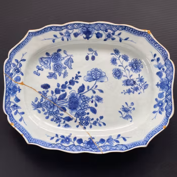 Chinese antique porcelain platter in blue and white, Qianlong period #1911
