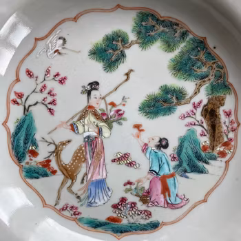 Chinese Antique Famille Rose Plate, 18th C Yongzheng / Qianlong period #1913