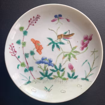 Chinese antique porcelain saucer famille rose with flowers and insect 19c #1929