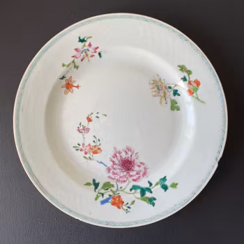 Chinese antique porcelain famille rose plate, Qianlong, 18th c #1938