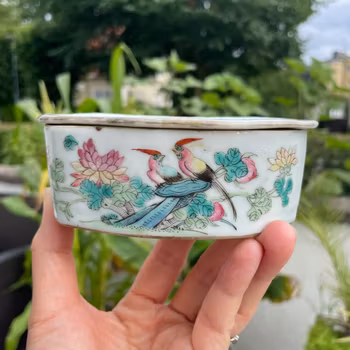Chinese antique porcelain lidded box, Late Qing / Republic #2063