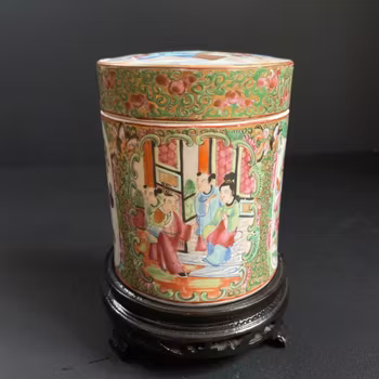 Chinese antique lidded porcelain box, Canton 19th century #2093