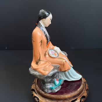 A Vintage / Antique Chinese porcelain figurine mid 20th c #2103