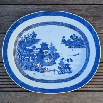 Chinese Antique porcelain platter decorated in underglazed blue and white, 18th c #2128