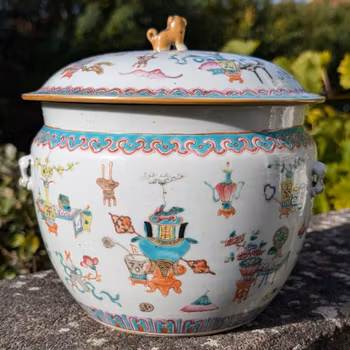 Chinese Antique famille rose Kamcheng / lidded pot with Bogu decoration, 19th c #2156