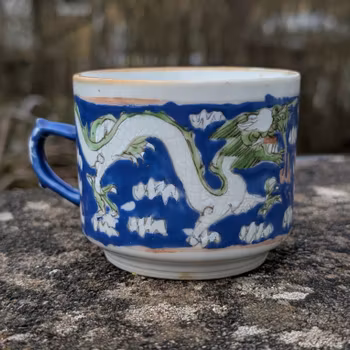 Chinese antique cup decorated with double dragons, Guangxu M&P #2273
