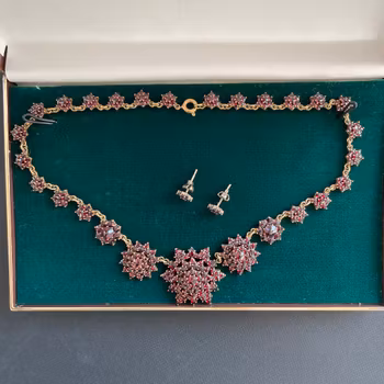 Antique Garnet Bohemian Handmade Star / Floral Necklace and Earrings 26g