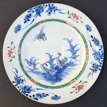 Chinese Antique porcelain plate, 18th C Yongzheng / Qianlong period #2333