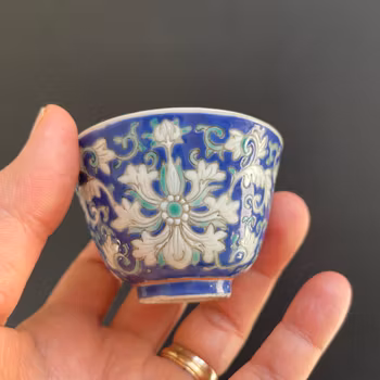 Chinese antique porcelain teacup with blue ground , Tongzhi / Guangxu period #2337