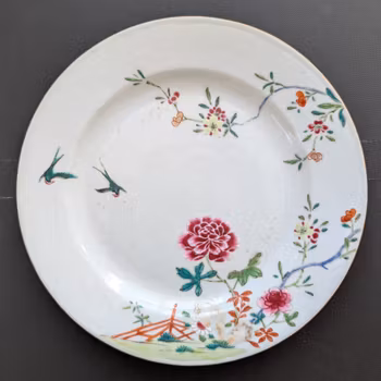 Chinese Antique famille rose plate, 18th C Yongzheng / Qianlong period #2369