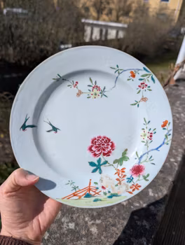 Chinese Antique famille rose plate, 18th C Yongzheng / Qianlong period #2369