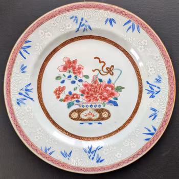 Chinese antique famille rose plate, Yongzheng or Qianlong period , 18th c #2396