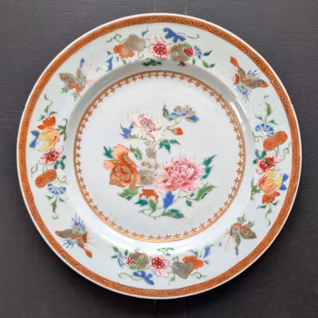 Chinese antique famille rose plate, Yongzheng or Qianlong period , 18th c #2387