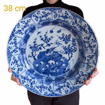 Chinese antique charger in underglazed blue and white, Kangxi period  #2509