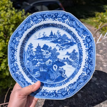 Chinese antique porcelain plate in blue and white, Qianlong period #2525