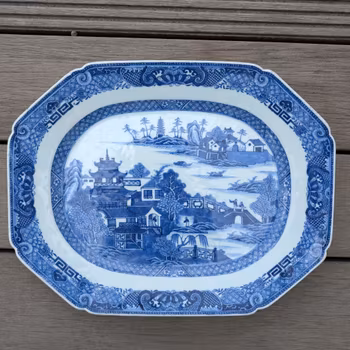 Chinese antique platter in underglazed blue and white, Qianlong period 18th c #2552