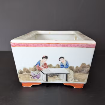 Chinese antique famille rose planter, 红楼梦, Late Republic / PRC, #2576
