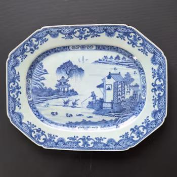 Chinese antique platter in underglazed blue and white, Qianlong period 18th c #2581