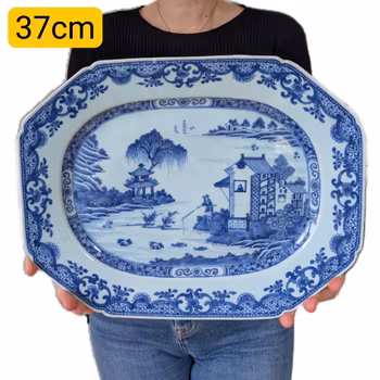 Chinese antique platter in underglazed blue and white, Qianlong period 18th c #2581