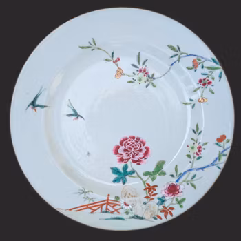 Chinese Antique famille rose plate, 18th C Yongzheng / Qianlong period #2588