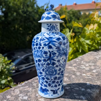 Chinese Antique blue and white lidded vase with dragons, Late Qing Dynasty #2591