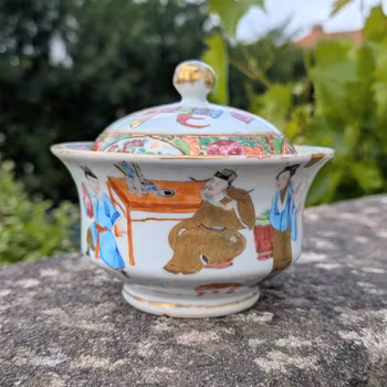 Chinese Antique Rose Mandarin lidded bowl, 19th c #2599