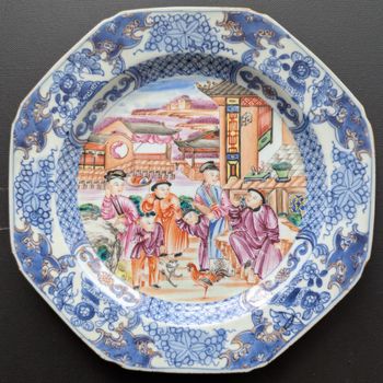 Chinese Antique Rose Mandarin Plate, 18th C Qianlong period #2638