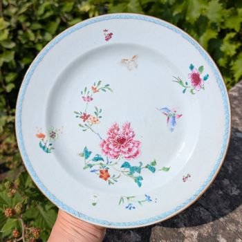 Chinese Antique famille rose plate, 18th C Yongzheng / Qianlong period #2667