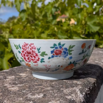 Chinese Antique famille rose bowl, 18th C Yongzheng / Qianlong period #2690