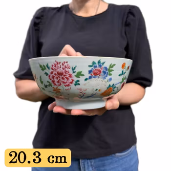 Chinese Antique famille rose bowl, 18th C Yongzheng / Qianlong period #2690