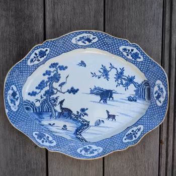 Chinese antique platter in underglazed blue and white, 18th c #2695