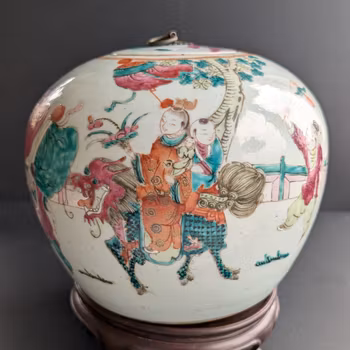 Chinese Antique porcelain jar with figure decoration, Late Qing #27260