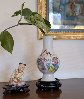 Chinese Antique famille rose vase, Yongzheng period #2750