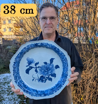 Large Chinese Antique porcelain plate in underglazed blue and white, Qianlong, 18th c #2763
