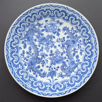 Chinese antique charger in underglazed blue and white with double dragons, Late Qing #2770