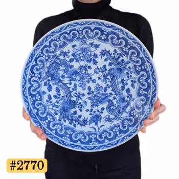 Chinese antique charger in underglazed blue and white with double dragons, Late Qing #2770