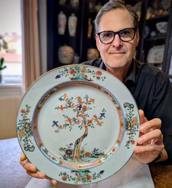 Chinese Antique Magnolia plate, Kangxi Period 18C #2775