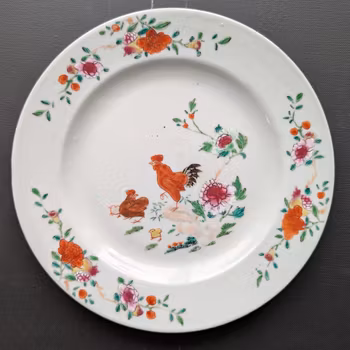 Chinese antique famille rose plate with chickens, Qianlong period #2782
