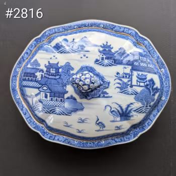 A pair of Chinese antique blue and white tureens, 18th c, Qianlong Period #2816, 2817