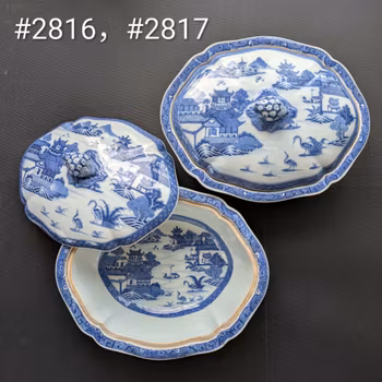 A pair of Chinese antique blue and white tureens, 18th c, Qianlong Period #2816, 2817