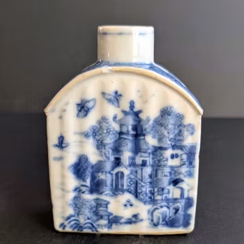 Chinese antique tea caddy decorated in underglazed blue, Qianlong period, 18th c, #2835
