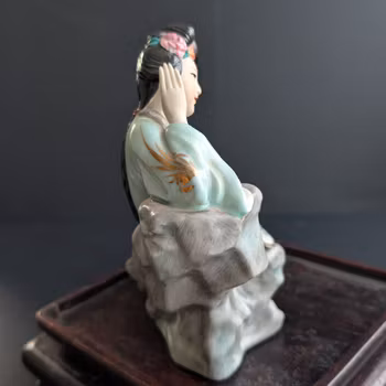 Vintage Chinese Porcelain Figurine of a lady resting, 1950's #2838