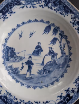 Chinese antique blue and white porcelain plate with fishermen, Qianlong, 18th c #2850