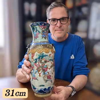 Chinese antique vase with warrior scenes and horses, Late Qing #2853