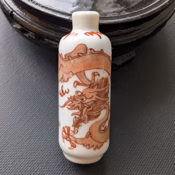 Chinese antique snuffbottle decorated with Dragon, Late Qing #2855