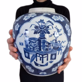 Chinese antique jar with decoration of antique objects, Late Qing #2888