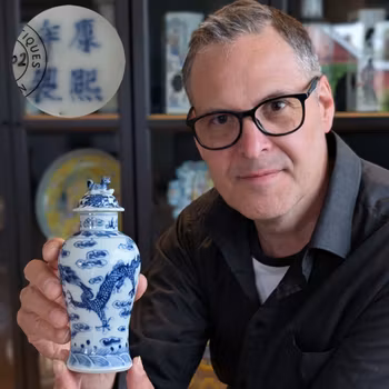 Chinese antique vase with lid decorated with Dragons, Late Qing #2902