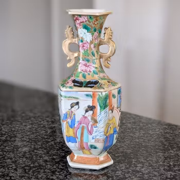Chinese antique rose mandarin vases, Jiaqing / Daoguang #2920