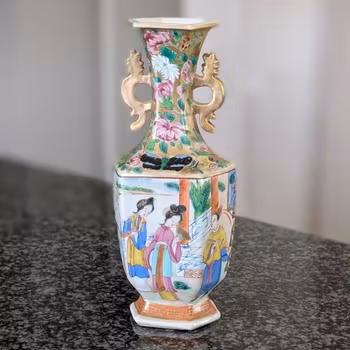 Chinese antique rose mandarin vases, Jiaqing / Daoguang #2920
