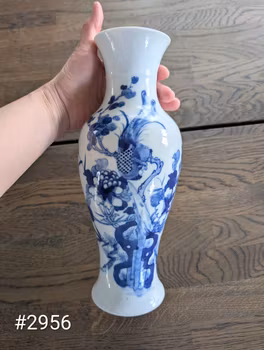 A pair of antique Chinese vases with phoenix decoration, 19th c #2956, 2957